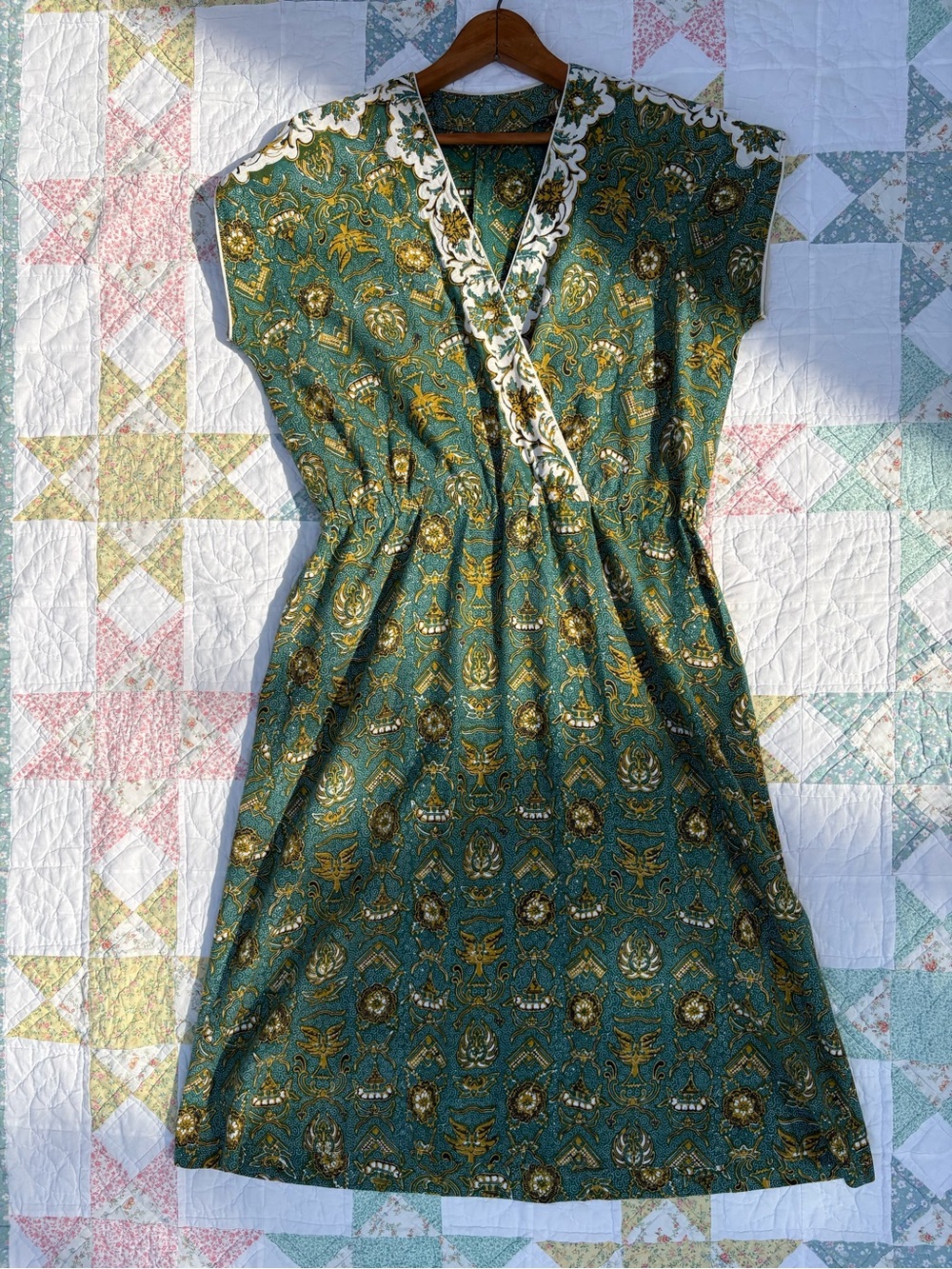 Vintage Green Handmade Wrap-Style Dress Medium Cottagecore Lightweight MCM
